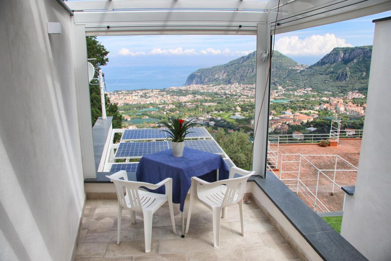 En Suite Bedroom Blue Moon Piano di Sorrento Exterior photo