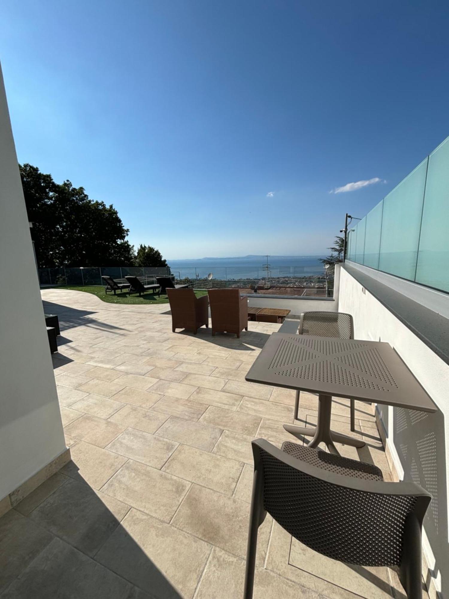 En Suite Bedroom Blue Moon Piano di Sorrento Exterior photo