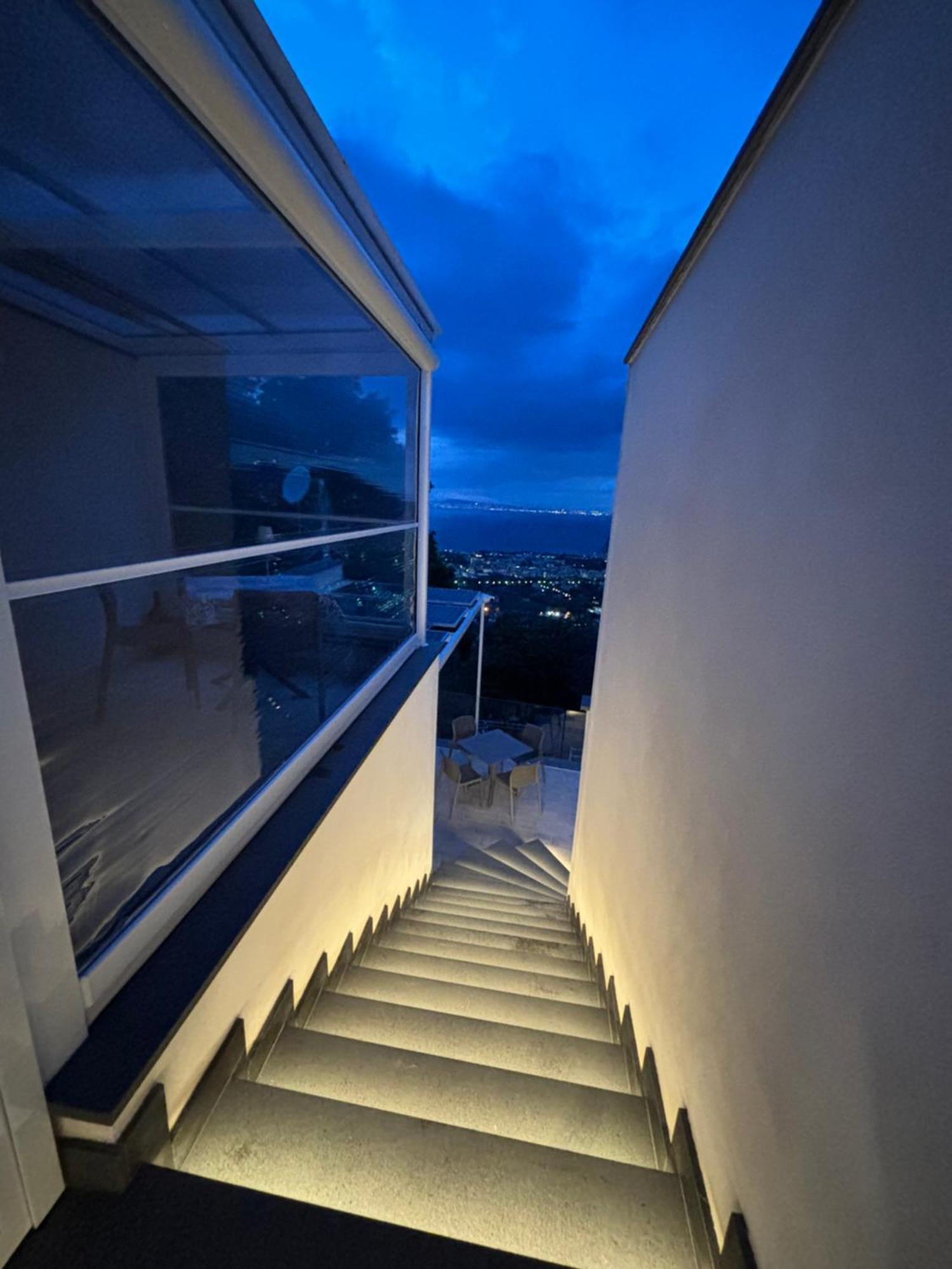En Suite Bedroom Blue Moon Piano di Sorrento Exterior photo